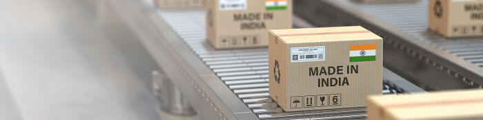 Made in India: Ein Paket liegt auf einem Förderband zum Export bereit.