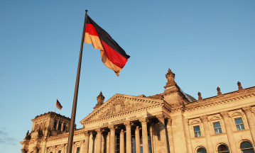 Symbolbild zu gesetzlichen Änderungen 2025: Reichstagsgebäude