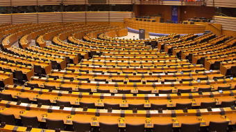 Symbolbild zu gesetzlichen Änderungen 2026: Plenarsaal des EU-Parlaments