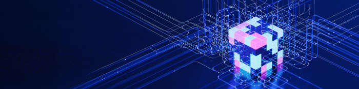 Digitaler bunter Würfel vor digitaler Oberfläche und Datenströmen