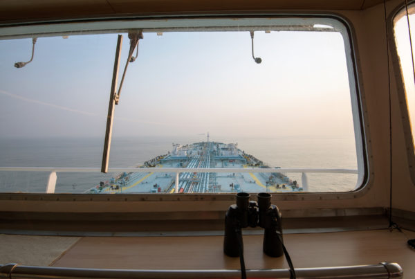 Frachtschiff Fernglas Ausblick, Strategischen Kurs für die CRO-Funktion jetzt bestimmen