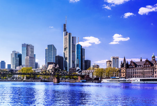 Rüstungsfinanzierung Hochhäuser Banken Frankfurt