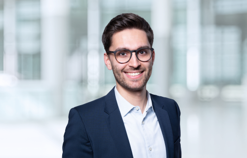 Luca Engelhardt, Assistant Manager, Financial Services